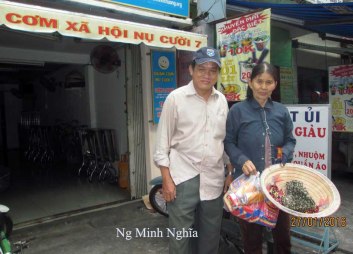 Nu cuoi 7 tang qua 2