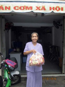 Nu cuoi 7 tang qua 7