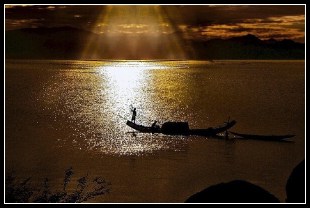 ChieuTrenPhaTamGiang-PeterLe