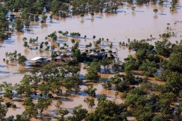 Song Mekong dang lam nguy 10