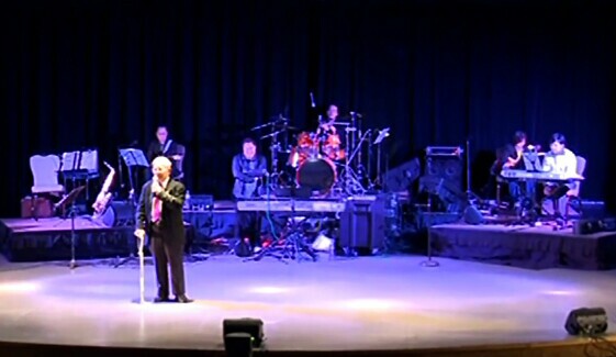 NSVuDucNghiemGioiThieuGoiNguoiYeuDau-2012