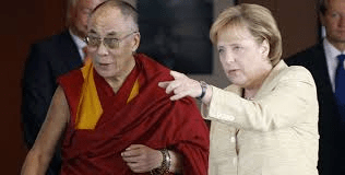 Ngon den truoc bao 06