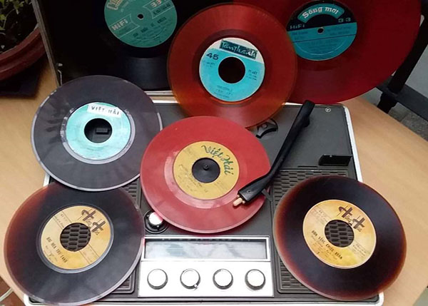 San khau ve khuya 02