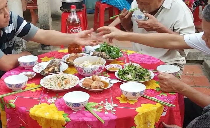 Dam gio nha giau 02.jpg