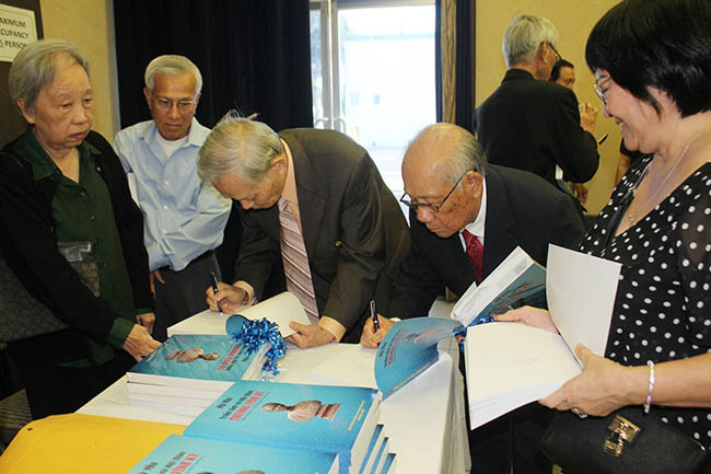 dong dao nguoi goc viet 02