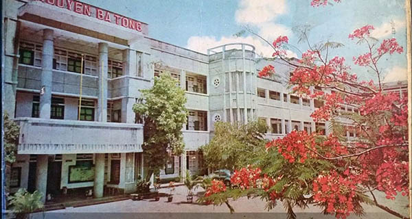 truong nu trung hoc 16