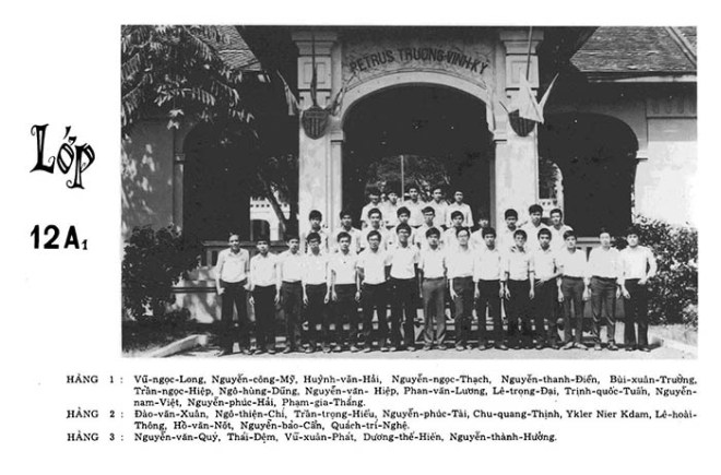 ky yeu 72 - hinh luu niem lop 12 06