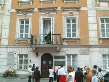 nguoi dan ba bi lang quen 03